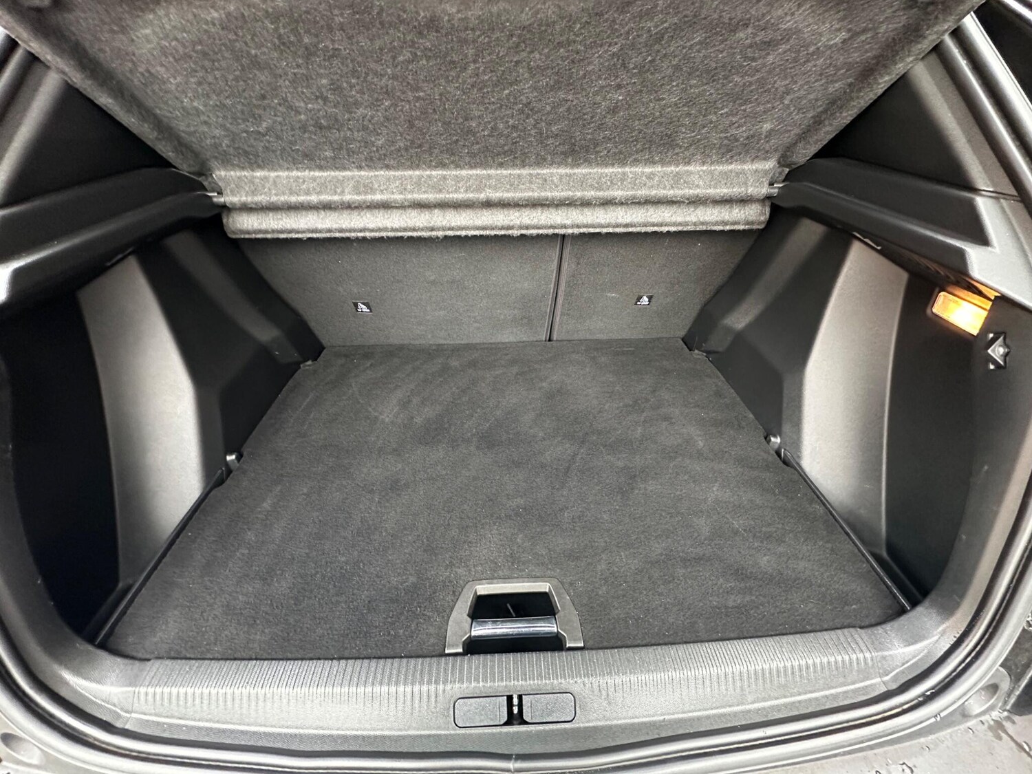 Used Peugeot E-2008 2020 for sale - 76337755: Photo 32