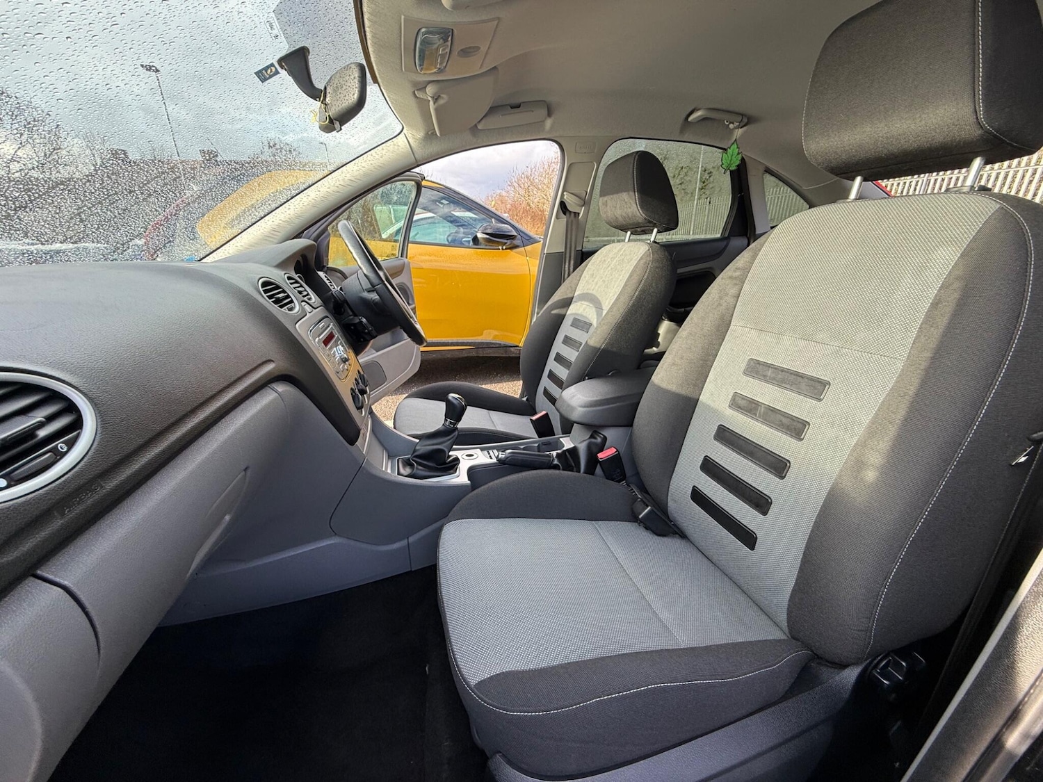 Used Ford Focus 2010 for sale - 77191551: Photo 21