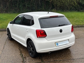 Used Volkswagen Polo 2010 for sale - 79634924: Photo