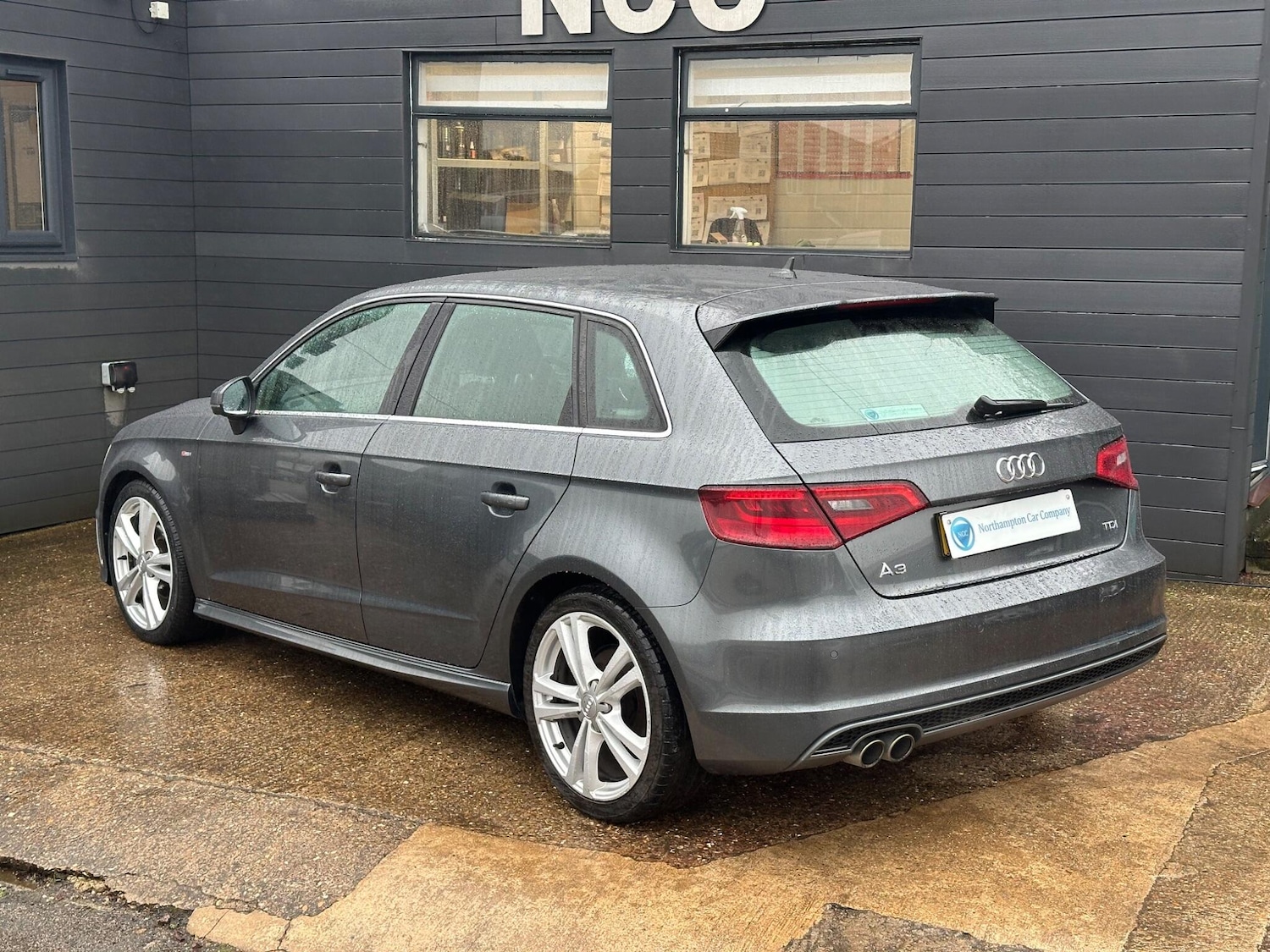 Used Audi A3 2015 for sale - 77524464: Photo 2