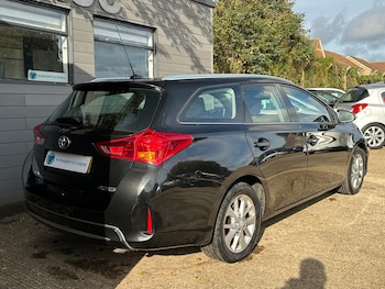 Used Toyota Auris 2014 for sale - 76307674: Photo