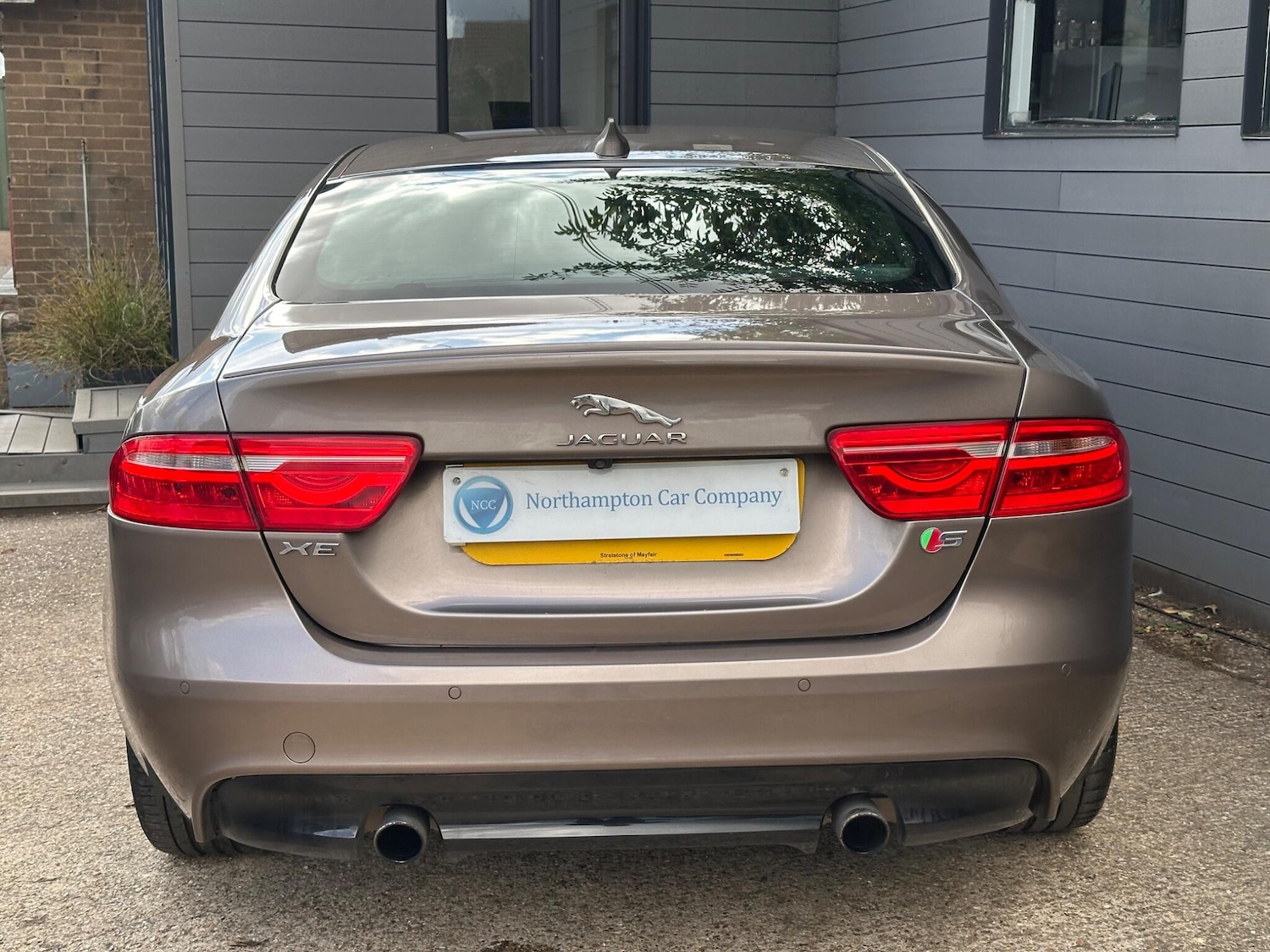 Used Jaguar XE 2016 for sale - 76031604: Photo 10