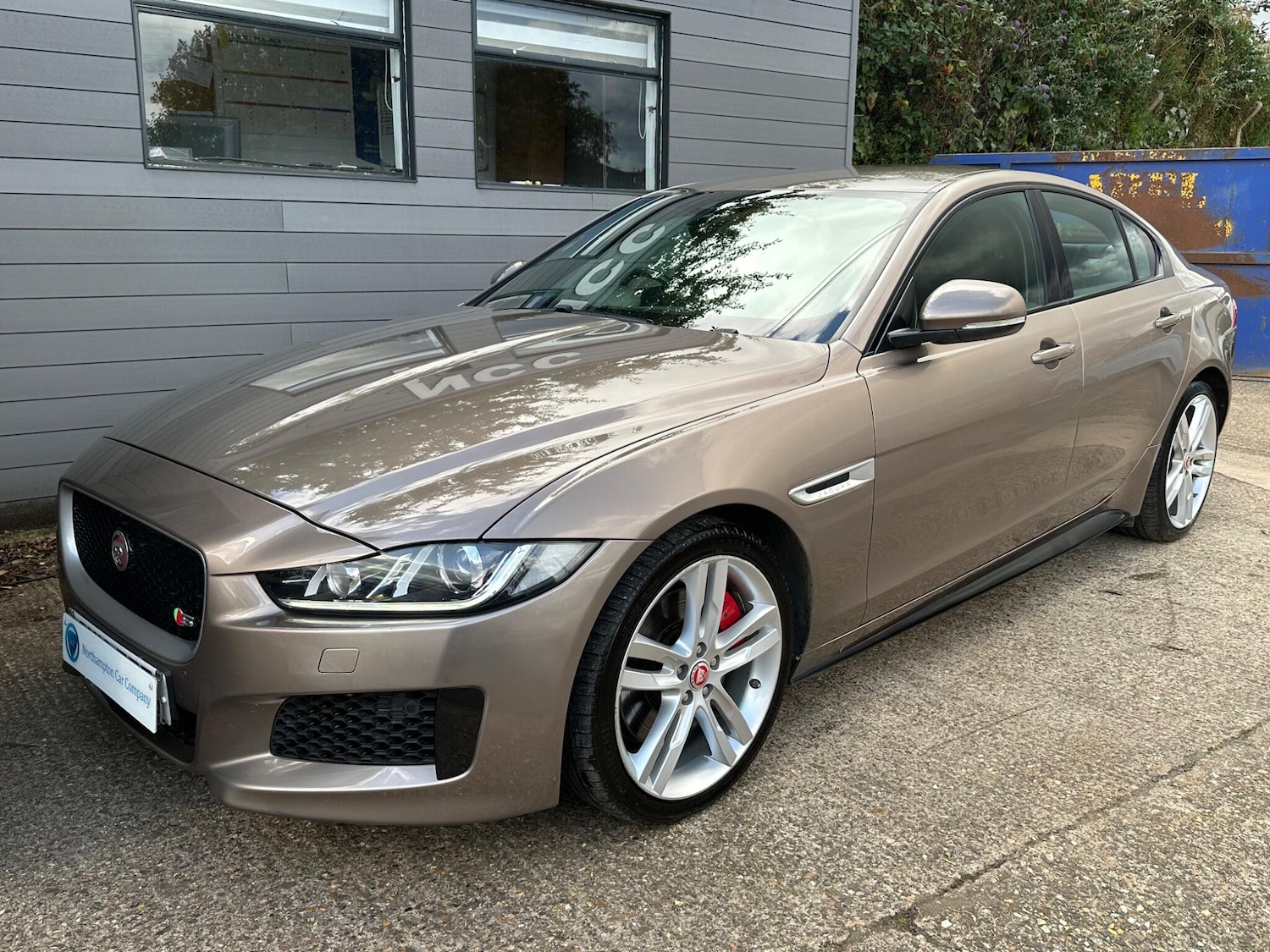 Used Jaguar XE 2016 for sale - 76031604: Photo 17
