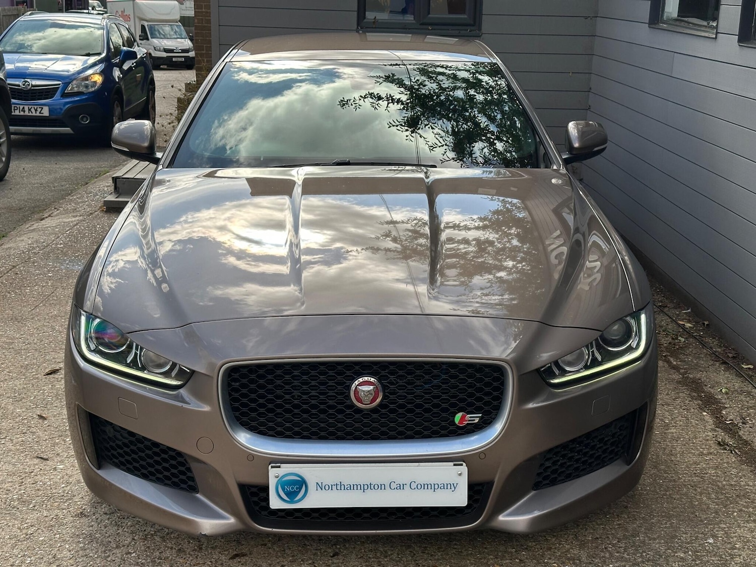 Used Jaguar XE 2016 for sale - 76031604: Photo 18