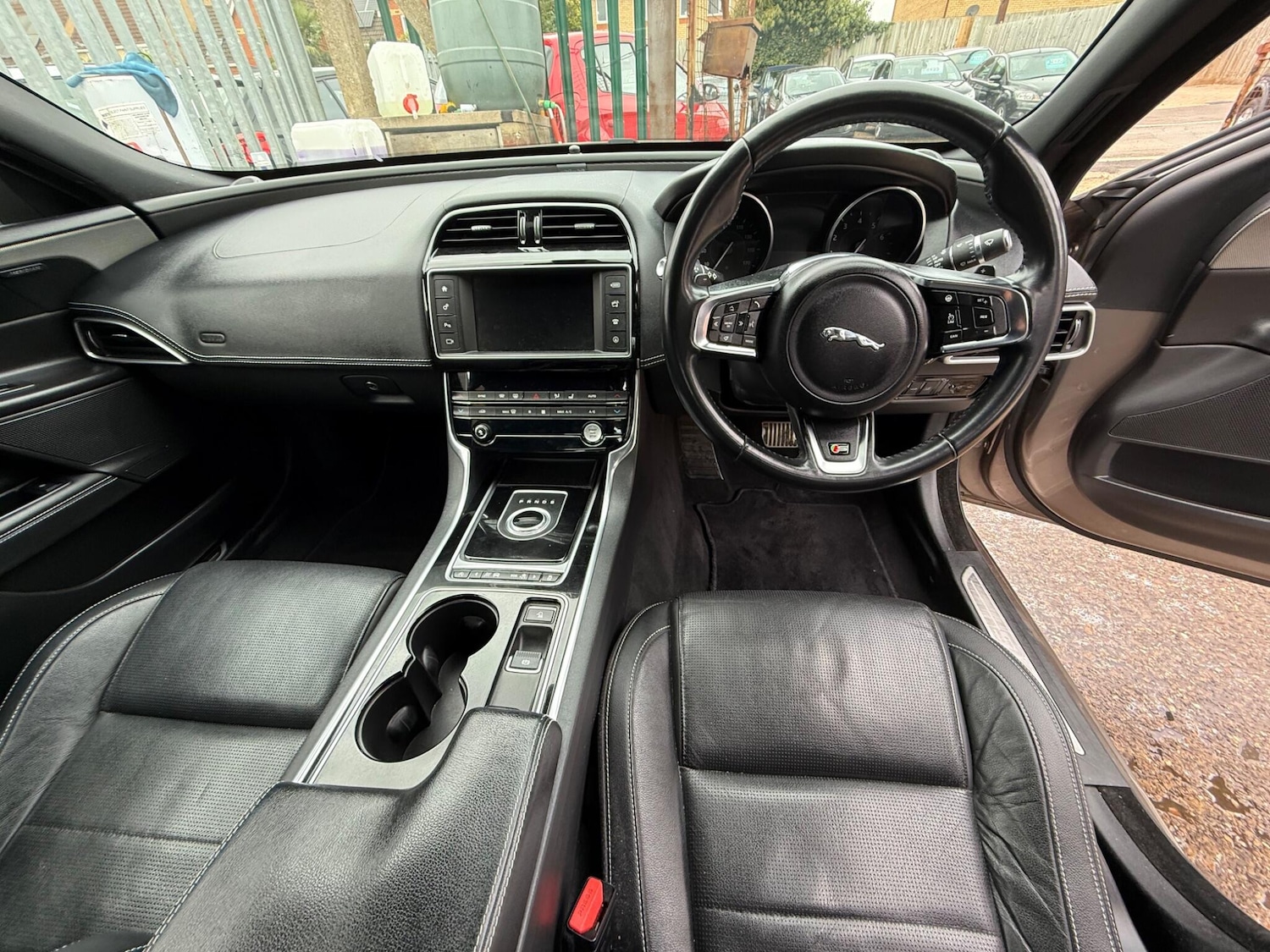 Used Jaguar XE 2016 for sale - 76031604: Photo 20