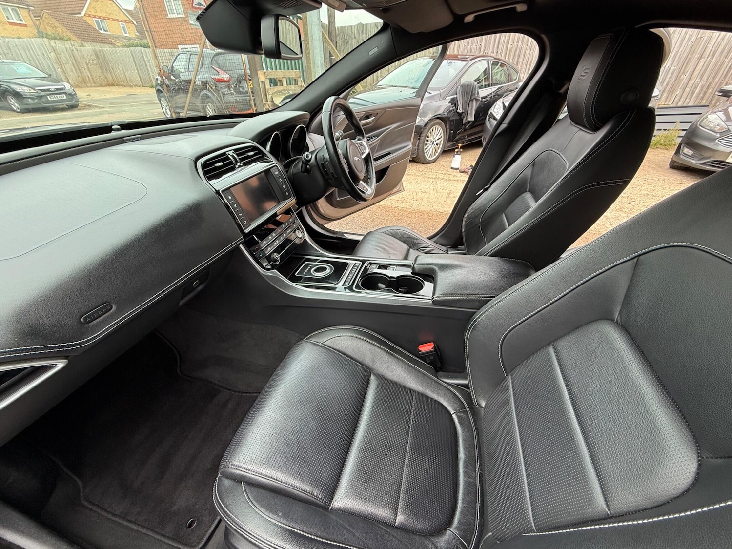 Used Jaguar XE 2016 for sale - 76031604: Photo 21