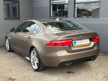Used Jaguar XE 2016 for sale - 76031604: Photo 2