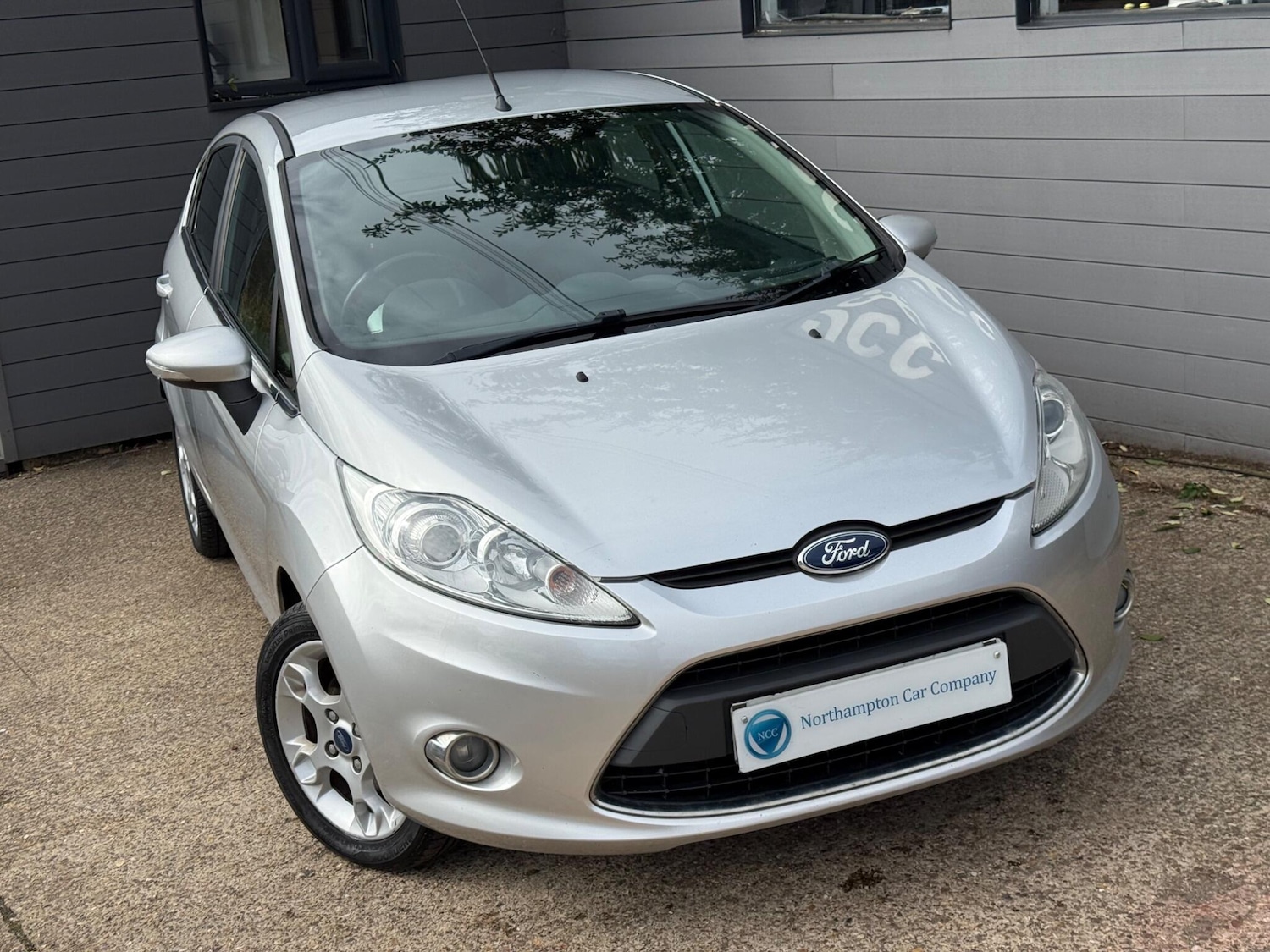 Used Ford Fiesta 2012 for sale - 75809902: Photo 2