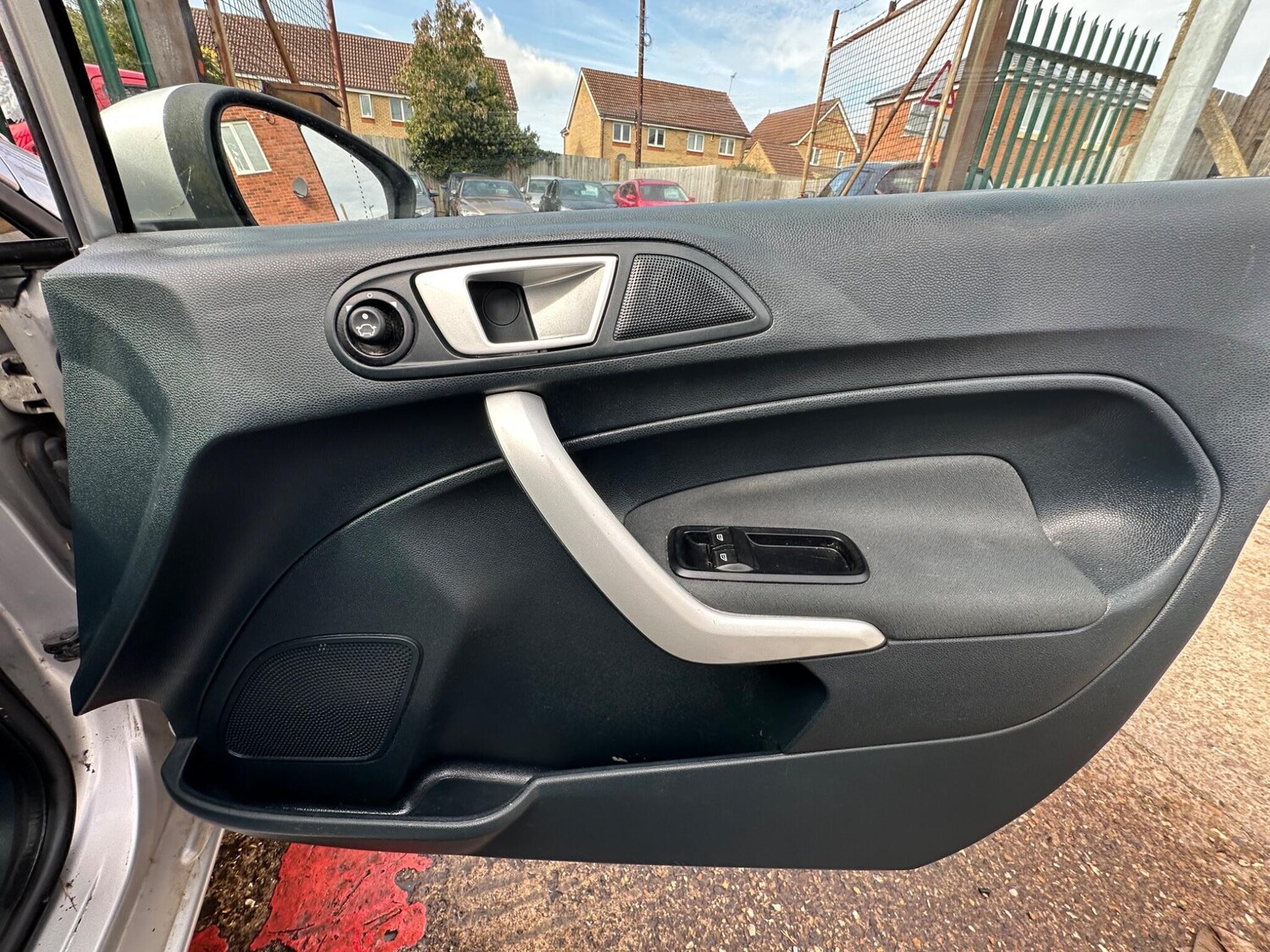 Used Ford Fiesta 2012 for sale - 75809902: Photo 25