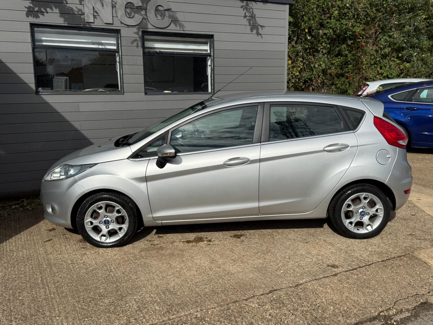 Used Ford Fiesta 2012 for sale - 75809902: Photo 9