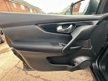 Used Nissan Qashqai 2014 for sale - 75977153: Photo 2