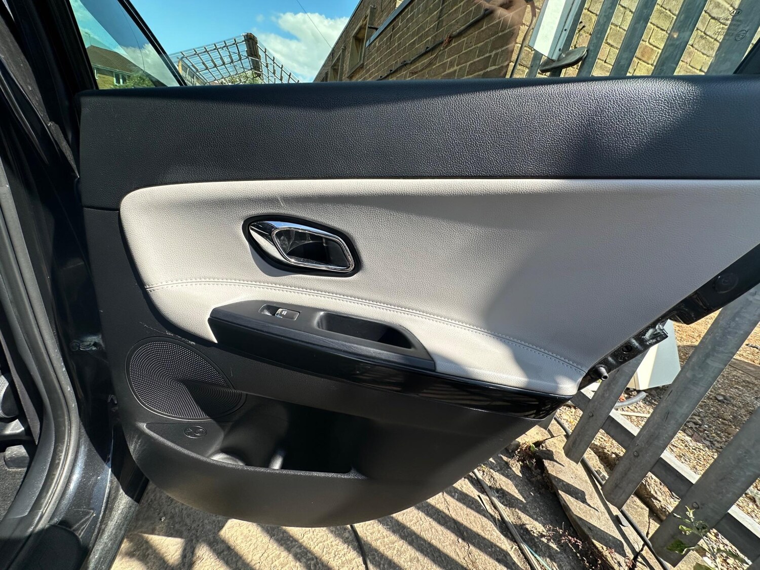 Vehicle 27