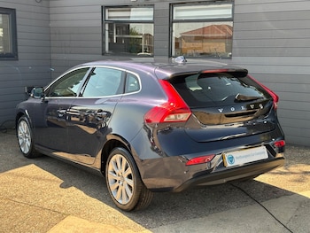 Used Volvo V40 2013 for sale - 79348463: Photo