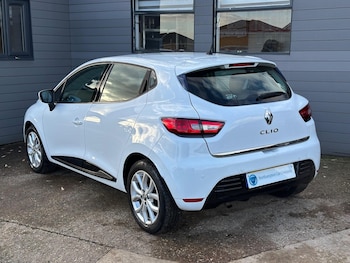 Used Renault Clio 2017 for sale - 76997344: Photo