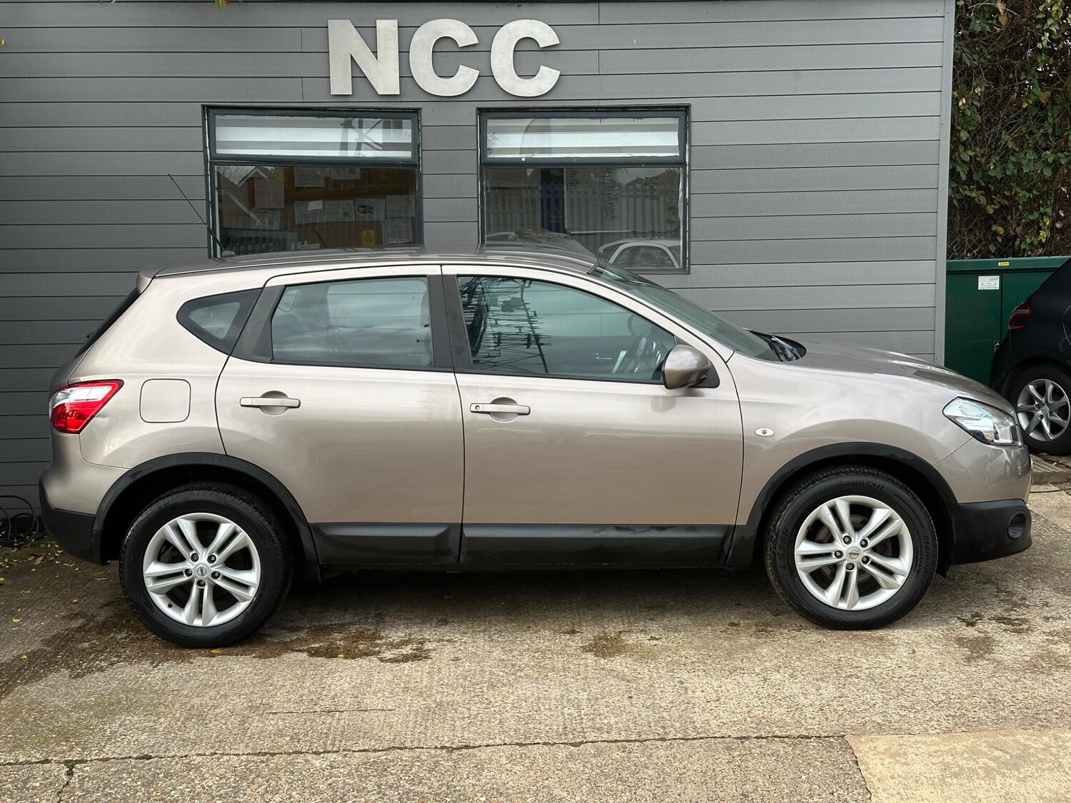 Used Nissan Qashqai 2012 for sale - 76269769: Photo 16