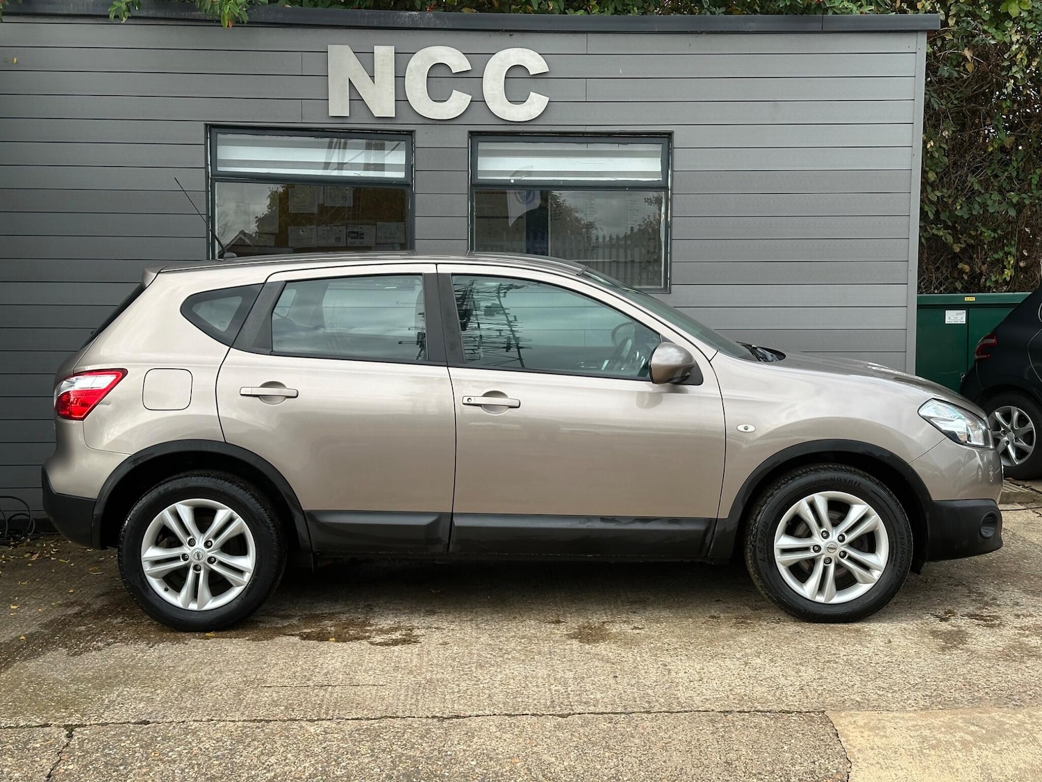 Used Nissan Qashqai 2012 for sale - 76269769: Photo 17