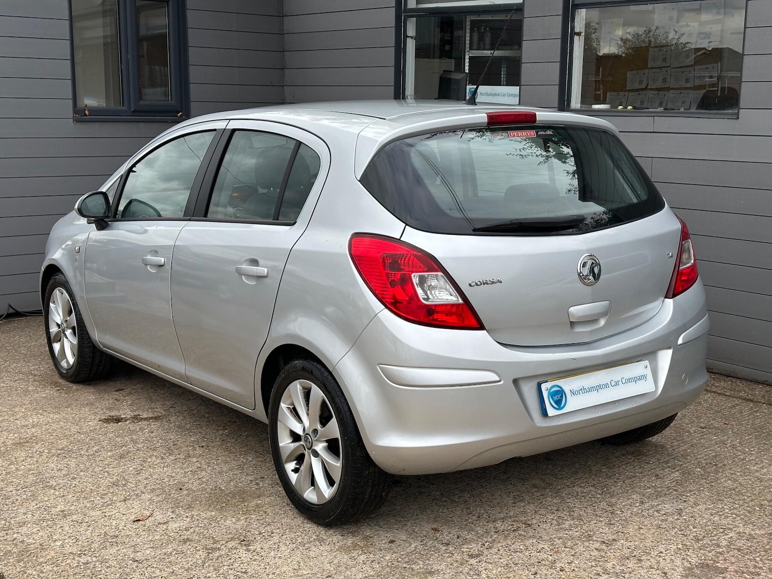 Used Vauxhall Corsa 2014 for sale - 76121892: Photo 2
