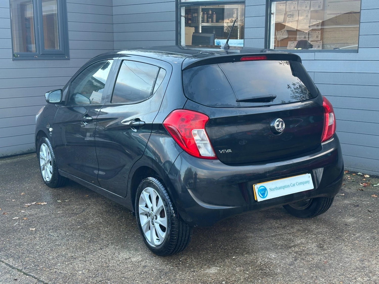 Used Vauxhall Viva 2015 for sale - 76270699: Photo 2