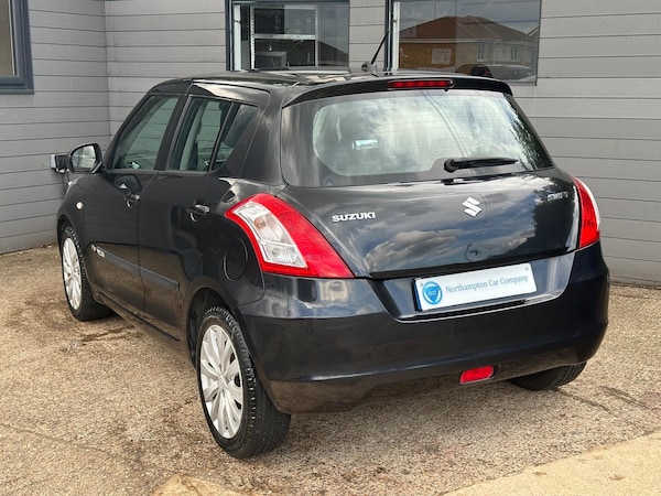 Used Suzuki Swift 2011 for sale - 75458566: Photo 2