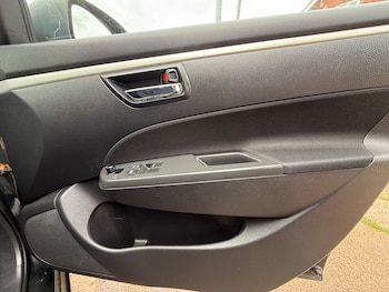 Used Suzuki Swift 2011 for sale - 75458566: Photo