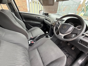 Used Suzuki Swift 2011 for sale - 75458566: Photo