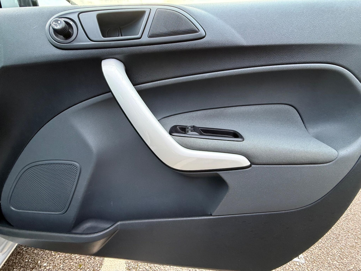 Used Ford Fiesta for sale - 77496842: Photo 2