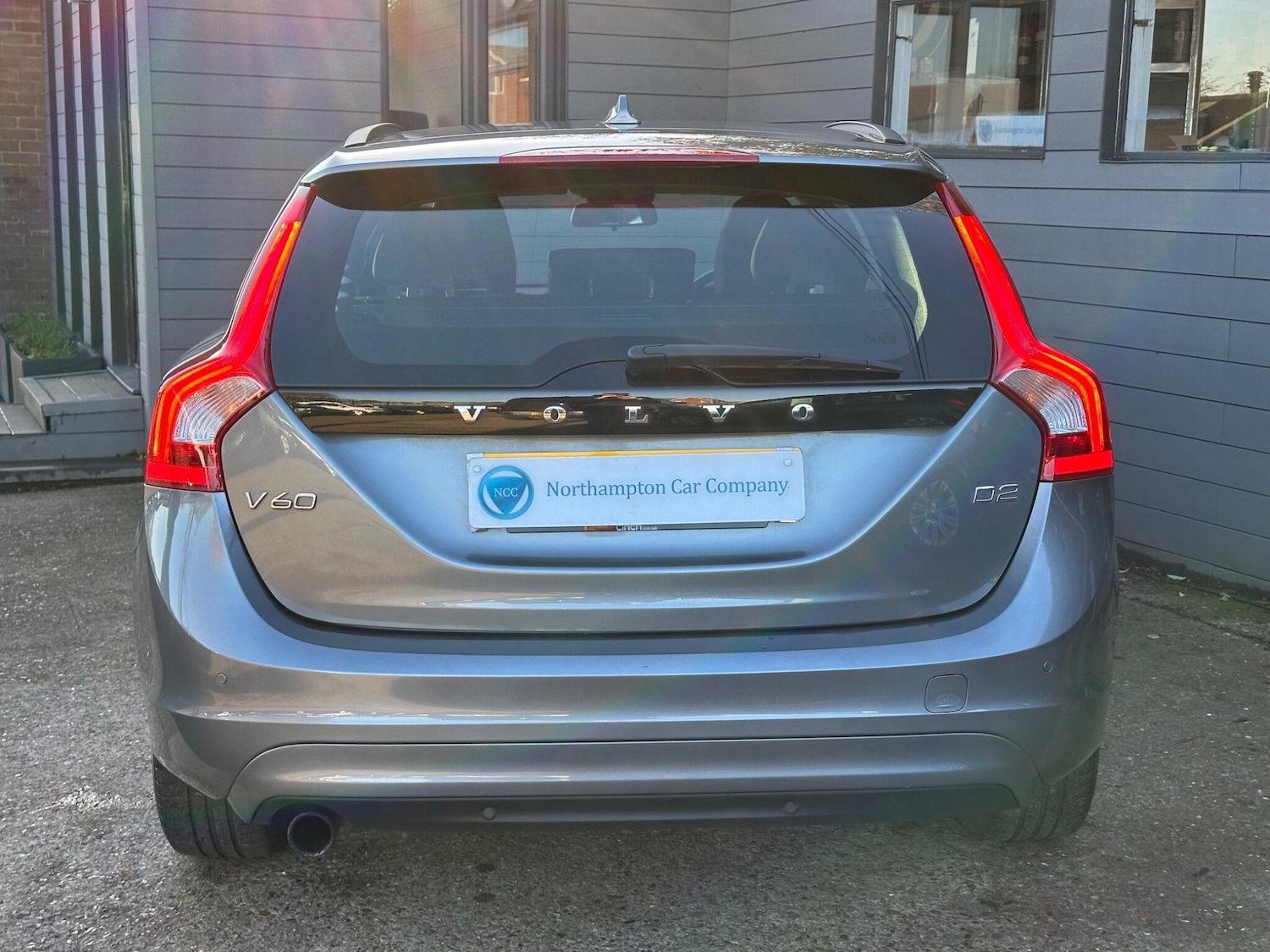 Used Volvo V60 2017 for sale - 76688750: Photo 11