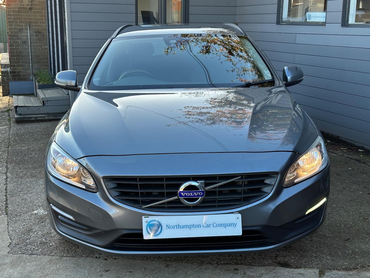 Used Volvo V60 2017 for sale - 76688750: Photo 18