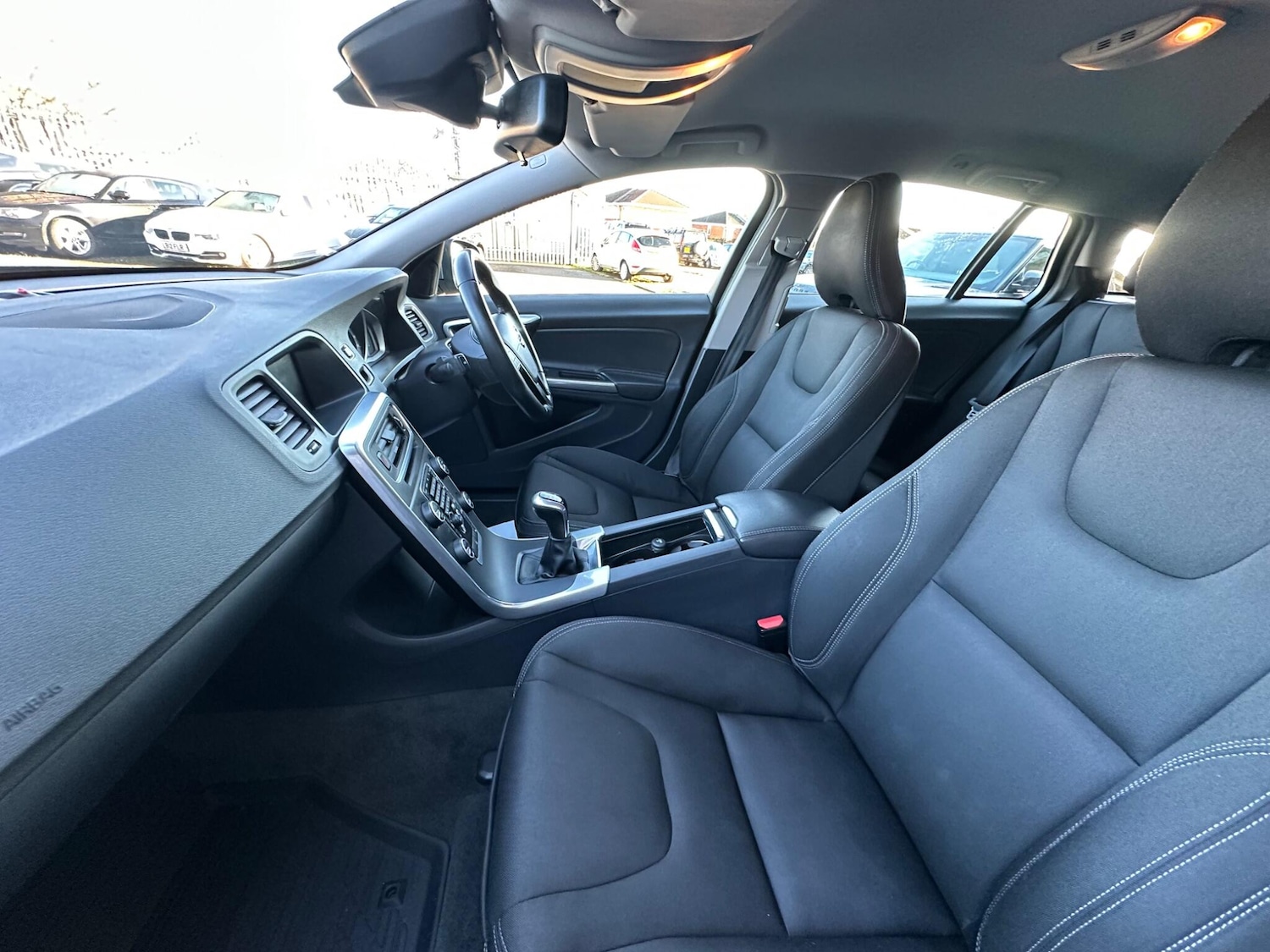 Used Volvo V60 2017 for sale - 76688750: Photo 23