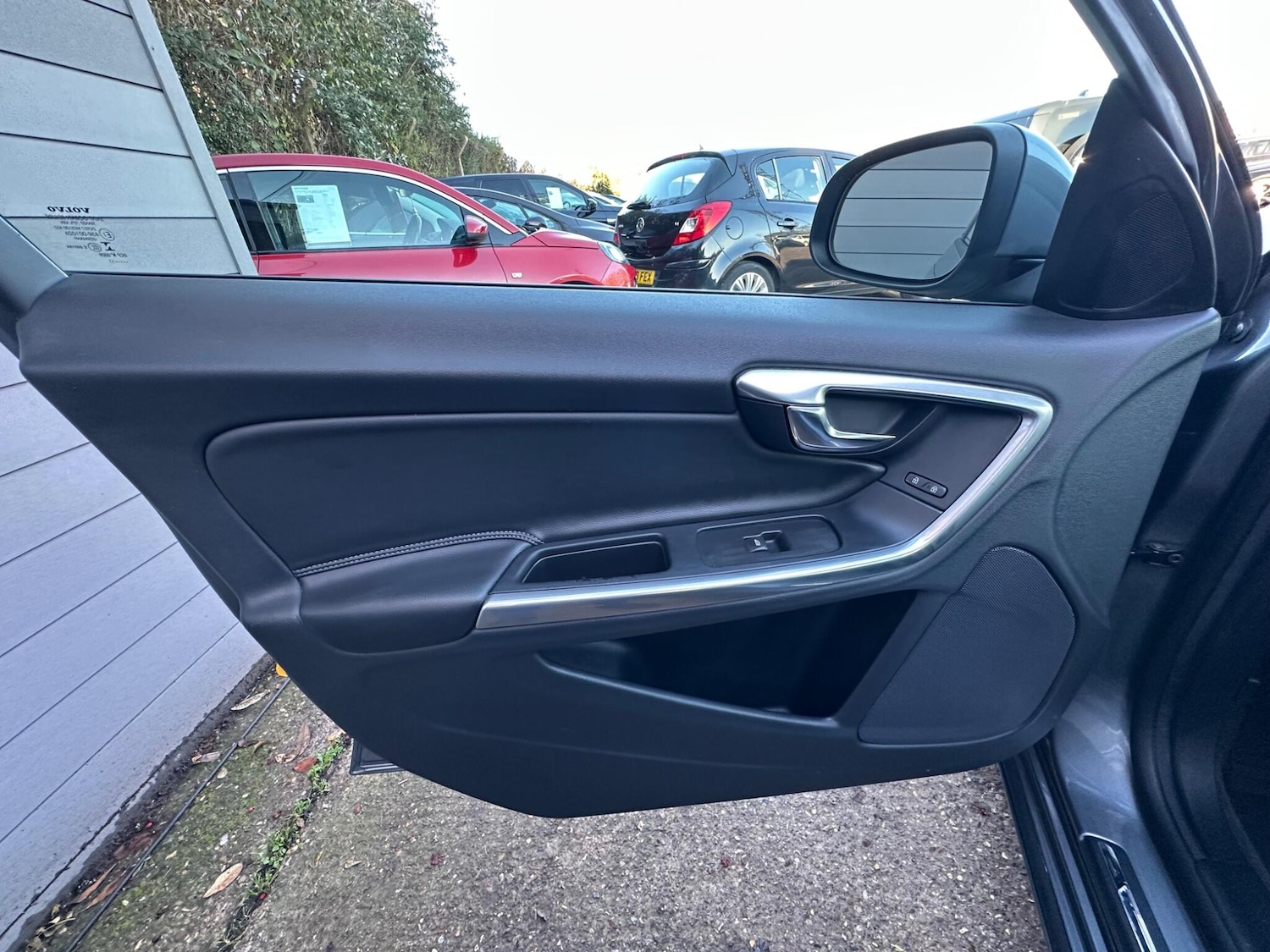 Used Volvo V60 2017 for sale - 76688750: Photo 27