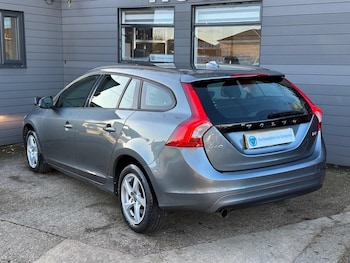 Used Volvo V60 2017 for sale - 76688750: Photo