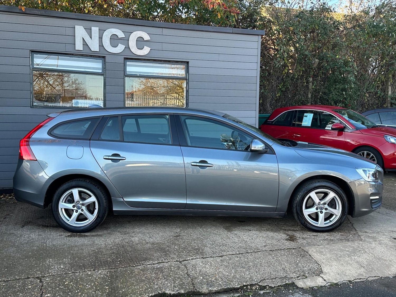 Used Volvo V60 2017 for sale - 76688750: Photo 7