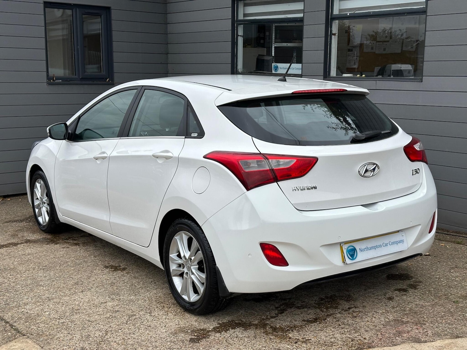 Used Hyundai i30 2012 for sale - 76032335: Photo 2