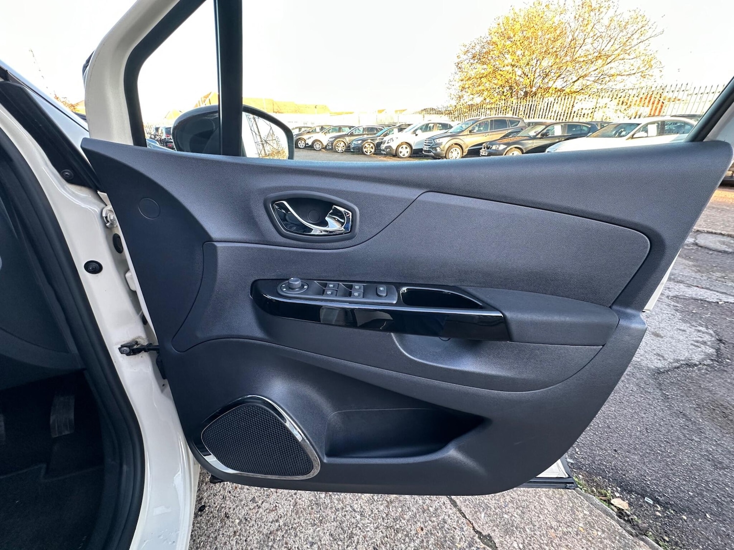 Used Renault Captur 2016 for sale - 76801206: Photo 27