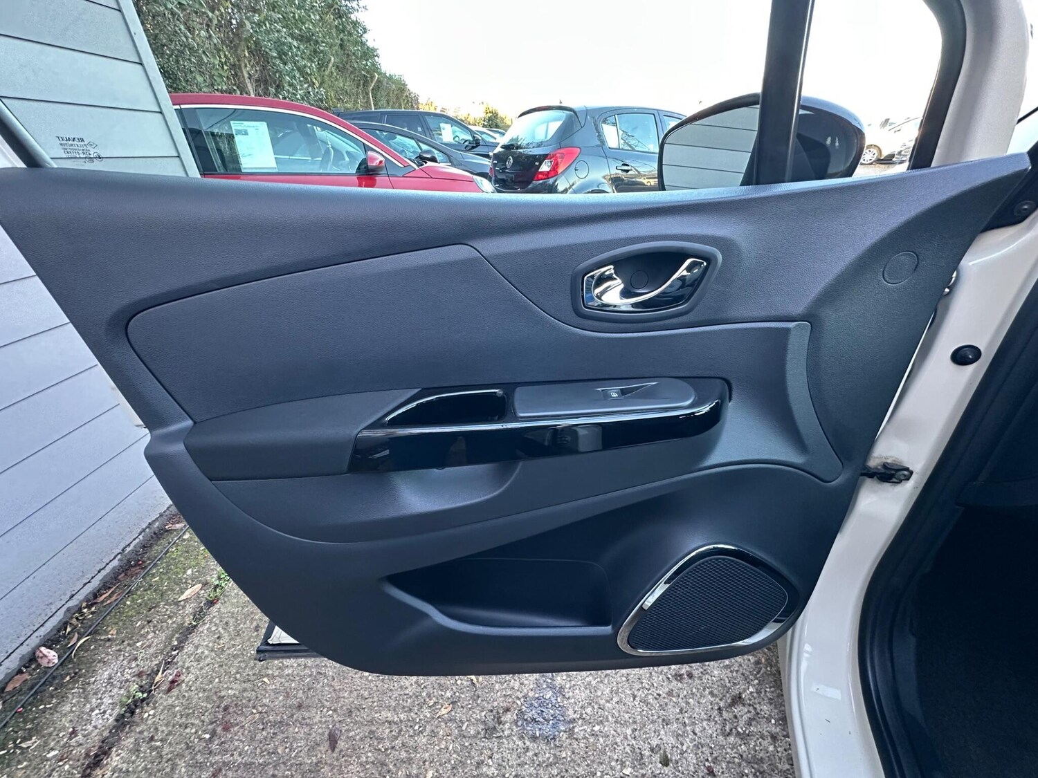 Used Renault Captur 2016 for sale - 76801206: Photo 28