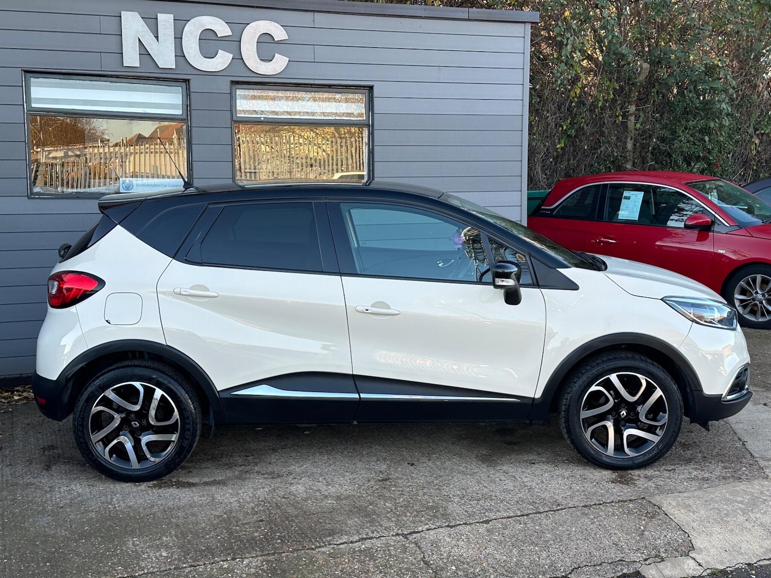 Used Renault Captur 2016 for sale - 76801206: Photo 6