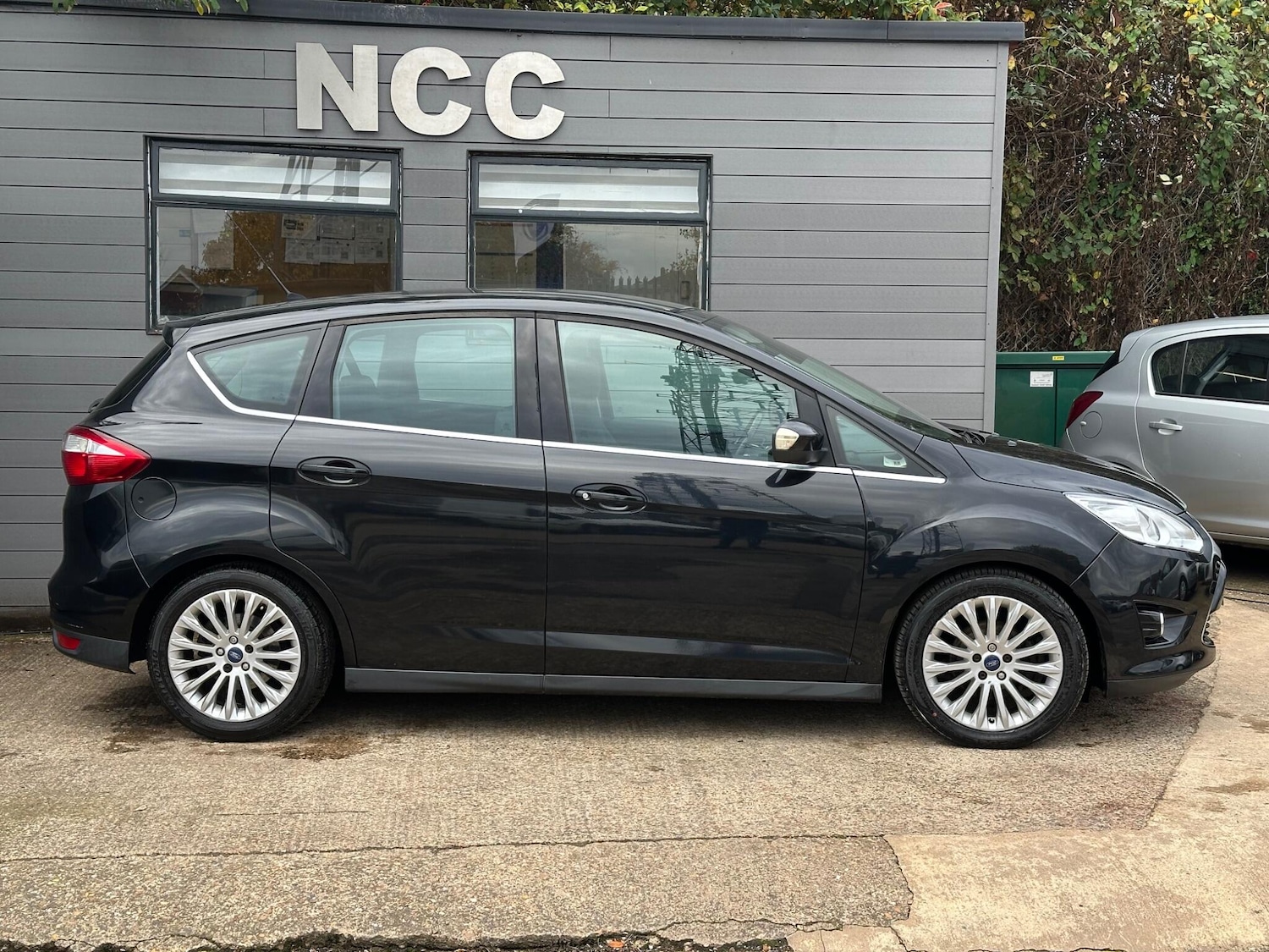 Used Ford C-Max 2012 for sale - 77255319: Photo 6