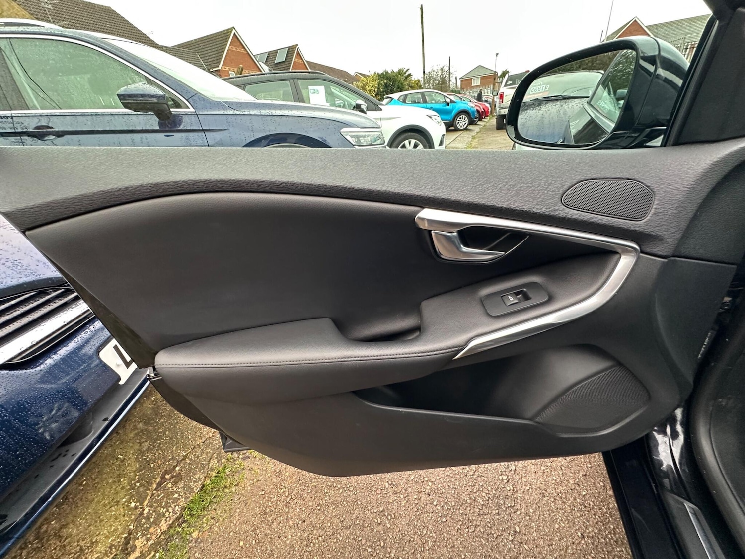 Used Volvo V40 2012 for sale - 77510512: Photo 28