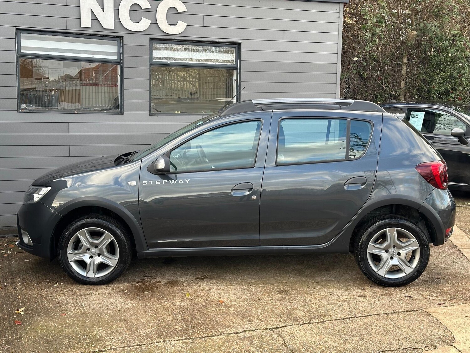 Used Dacia Sandero Stepway 2018 for sale - 76781080: Photo 15