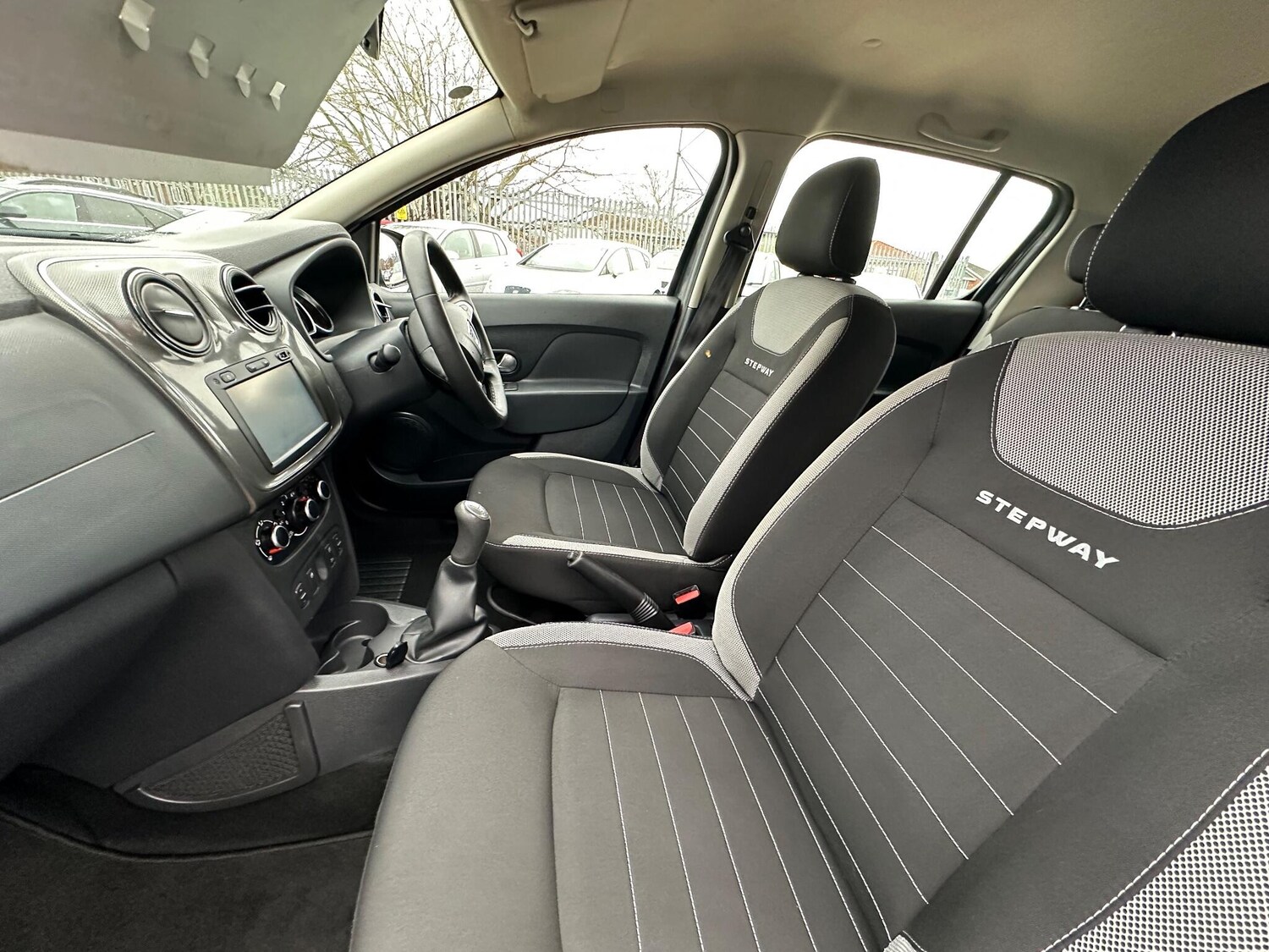 Used Dacia Sandero Stepway 2018 for sale - 76781080: Photo 24