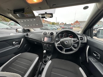 Used Dacia Sandero Stepway 2018 for sale - 76781080: Photo