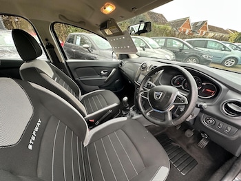 Used Dacia Sandero Stepway 2018 for sale - 76781080: Photo