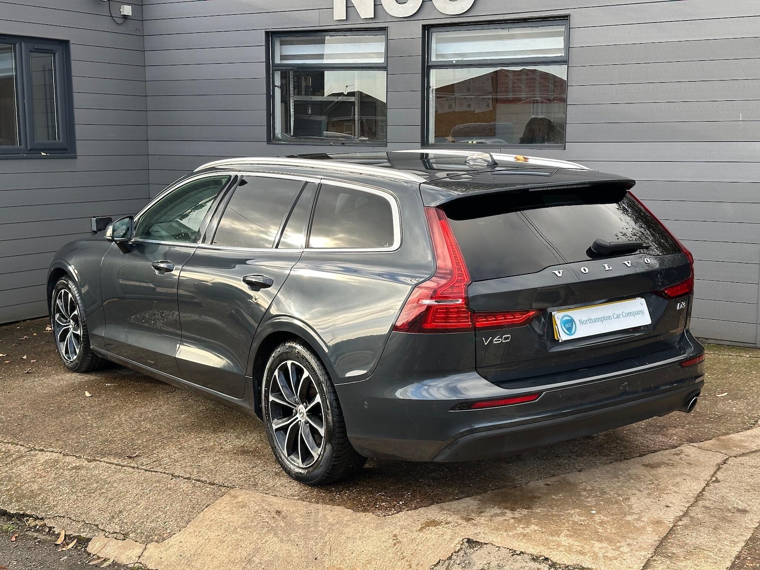 Used Volvo V60 2018 for sale - 76700699: Photo 12