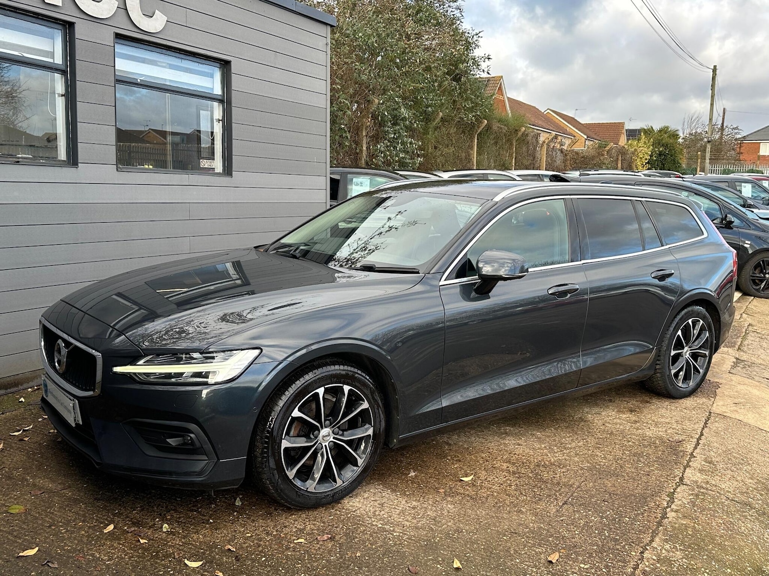 Used Volvo V60 2018 for sale - 76700699: Photo 17