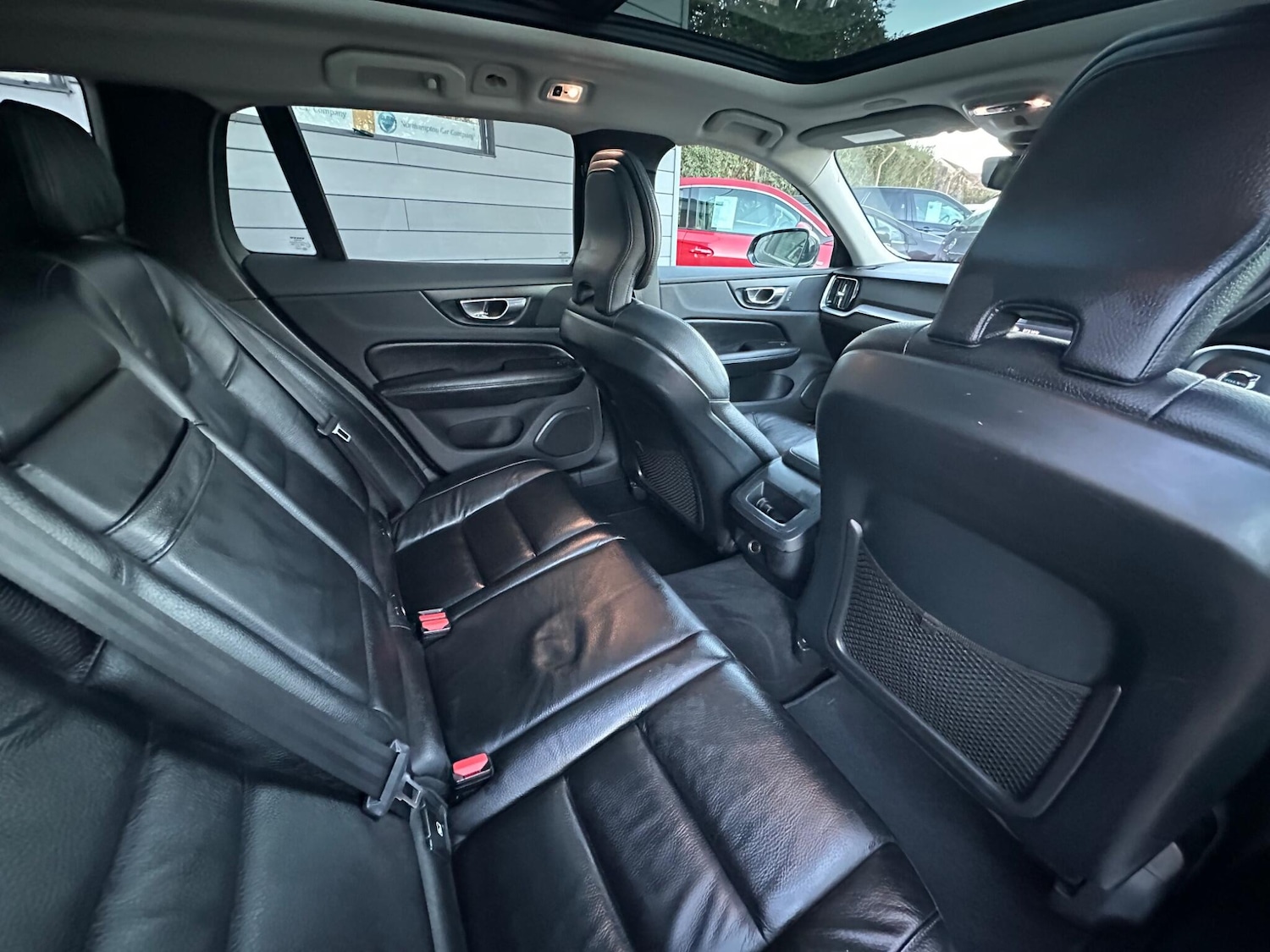 Used Volvo V60 2018 for sale - 76700699: Photo 25