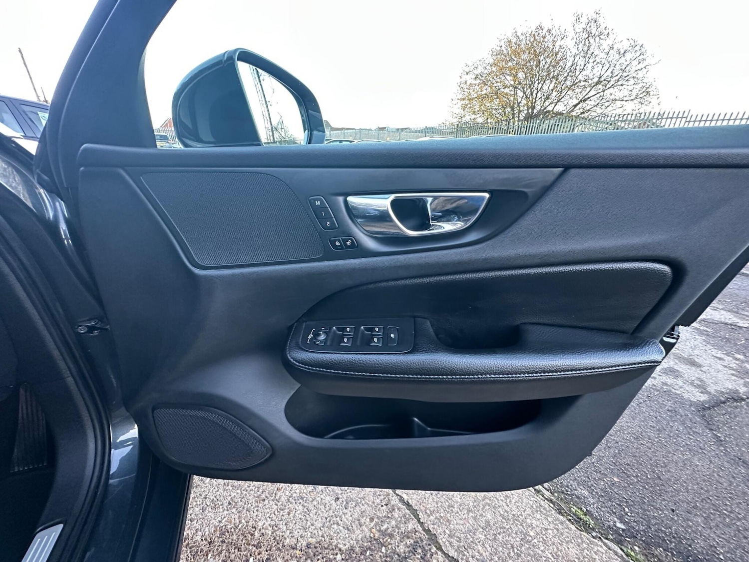 Used Volvo V60 2018 for sale - 76700699: Photo 27