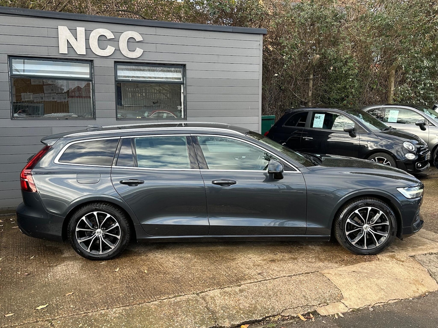 Used Volvo V60 2018 for sale - 76700699: Photo 6