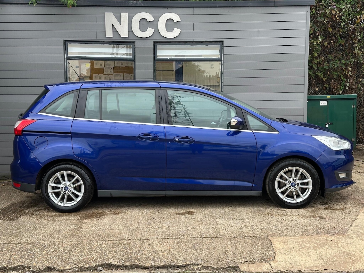 Used Ford Grand C-Max 2015 for sale - 76121588: Photo 6