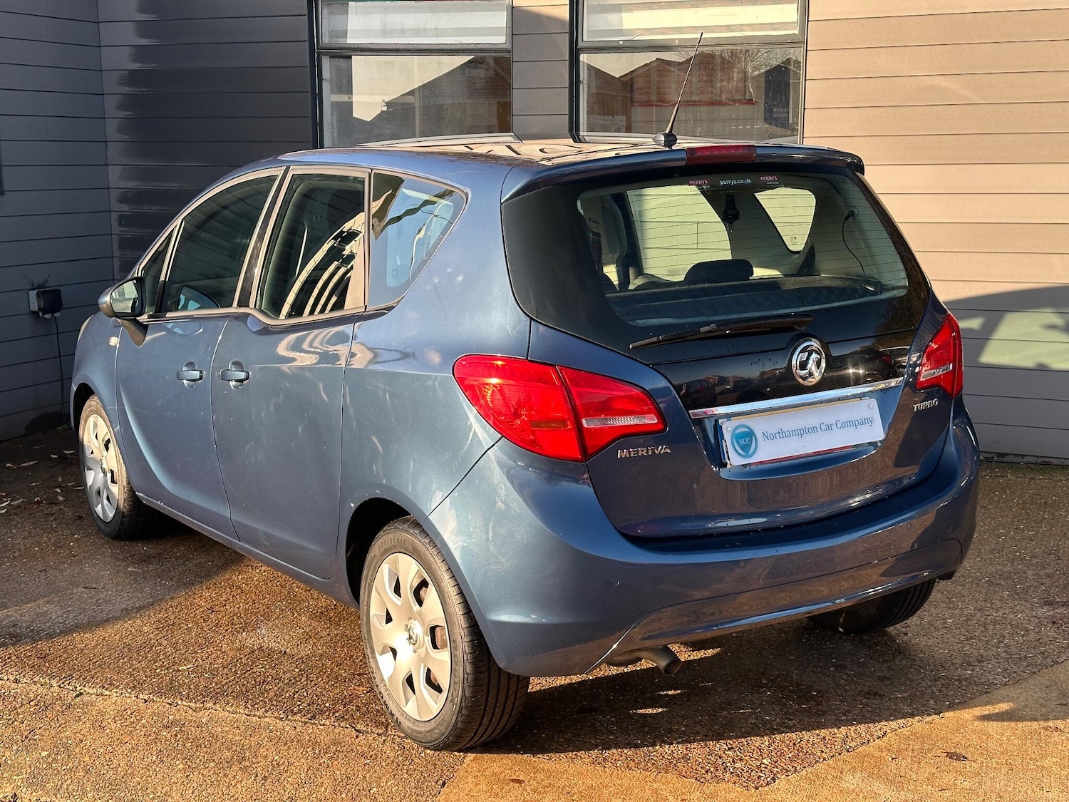 Used Vauxhall Meriva 2015 for sale - 77119906: Photo 2