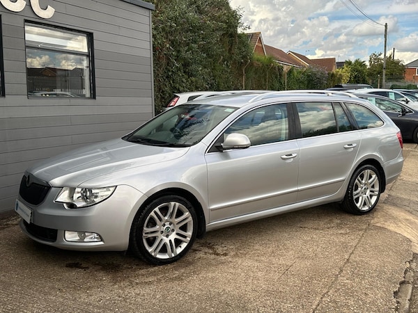 Used Skoda Superb 2013 for sale - 75635332: Photo 17